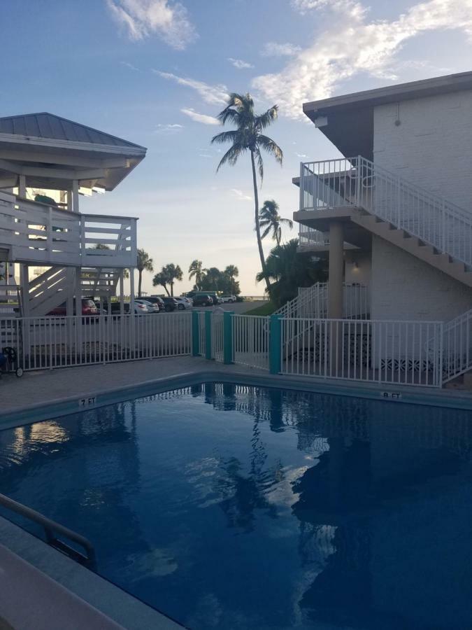 Carousel Beach Inn Fort Myers Beach Esterno foto