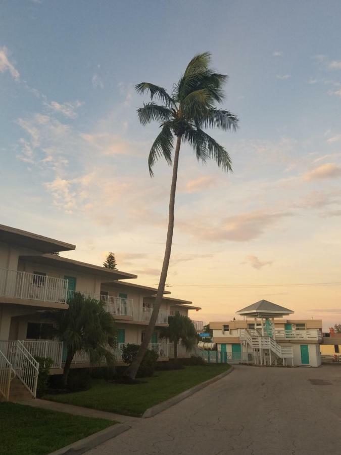 Carousel Beach Inn Fort Myers Beach Esterno foto